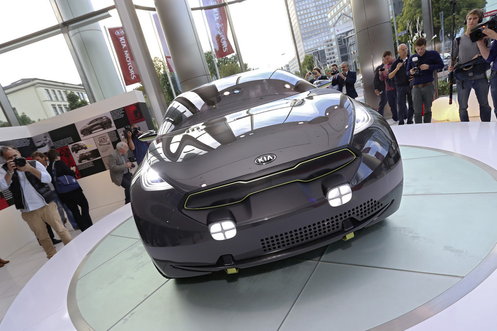 IAA 2013: Kia fährt mit dem Niro in die Zukunft