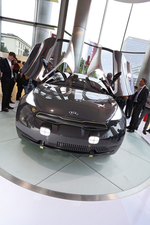 IAA 2013: Kia fährt mit dem Niro in die Zukunft