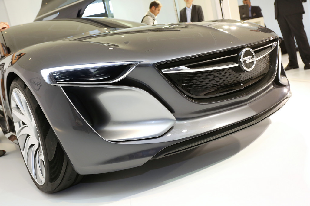 IAA 2013: Kommunikationszentrale im Monza-Kleid