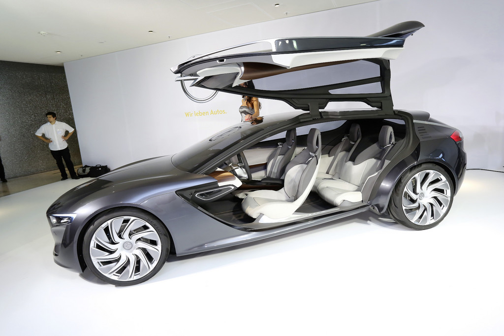 IAA 2013: Kommunikationszentrale im Monza-Kleid