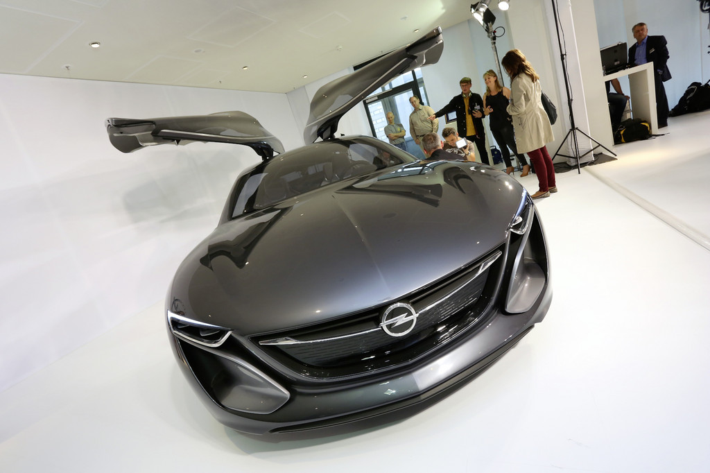 IAA 2013: Kommunikationszentrale im Monza-Kleid