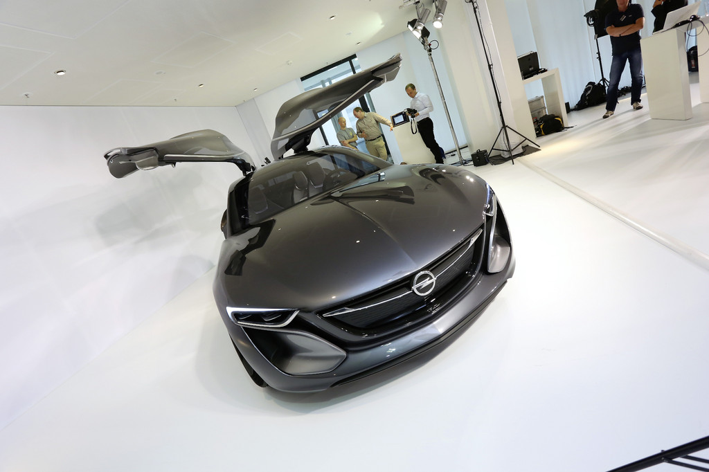 IAA 2013: Kommunikationszentrale im Monza-Kleid