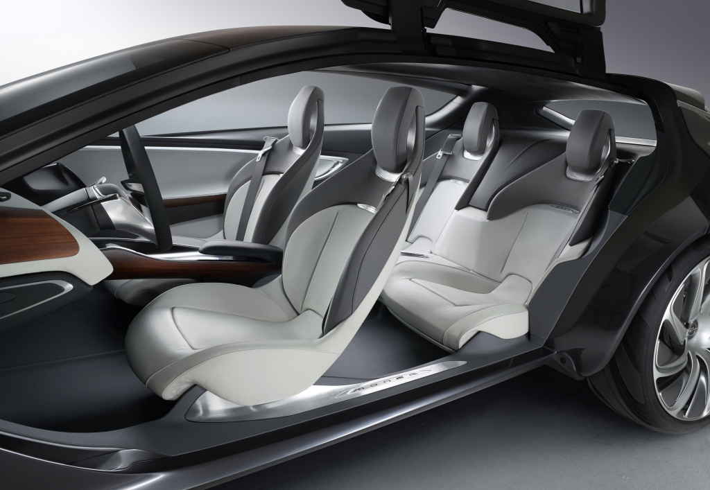 IAA 2013: Kommunikationszentrale im Monza-Kleid