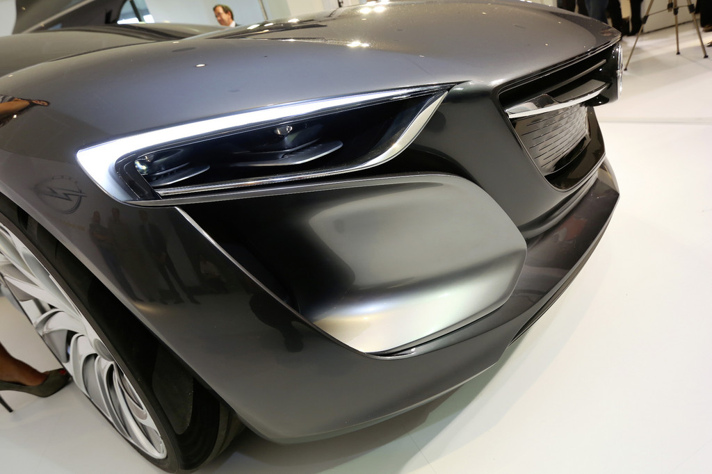 IAA 2013: Kommunikationszentrale im Monza-Kleid