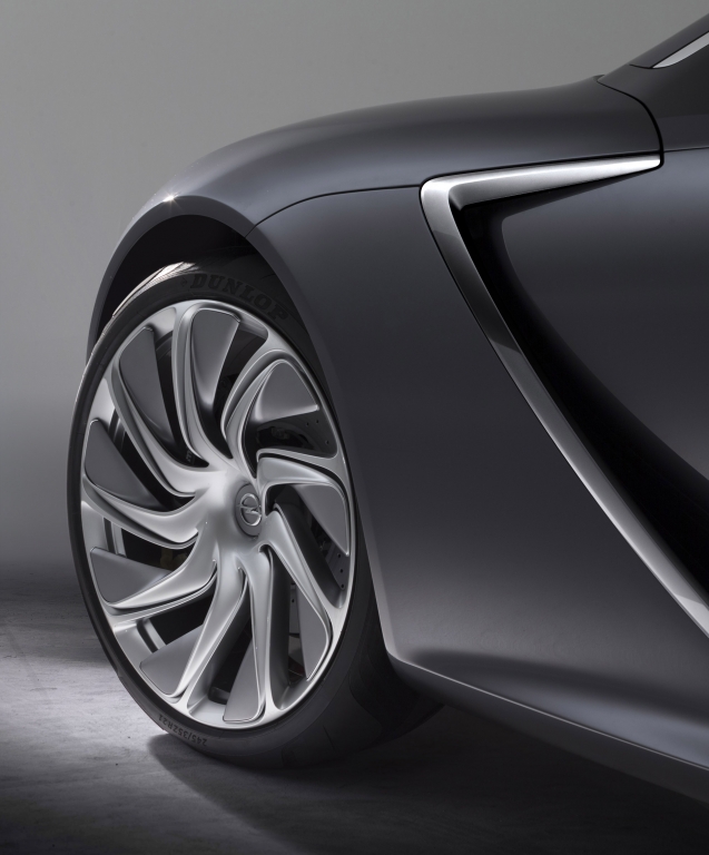 IAA 2013: Kommunikationszentrale im Monza-Kleid