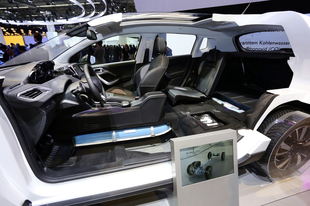 IAA 2013: Peugeot 2008 mit Luftantrieb