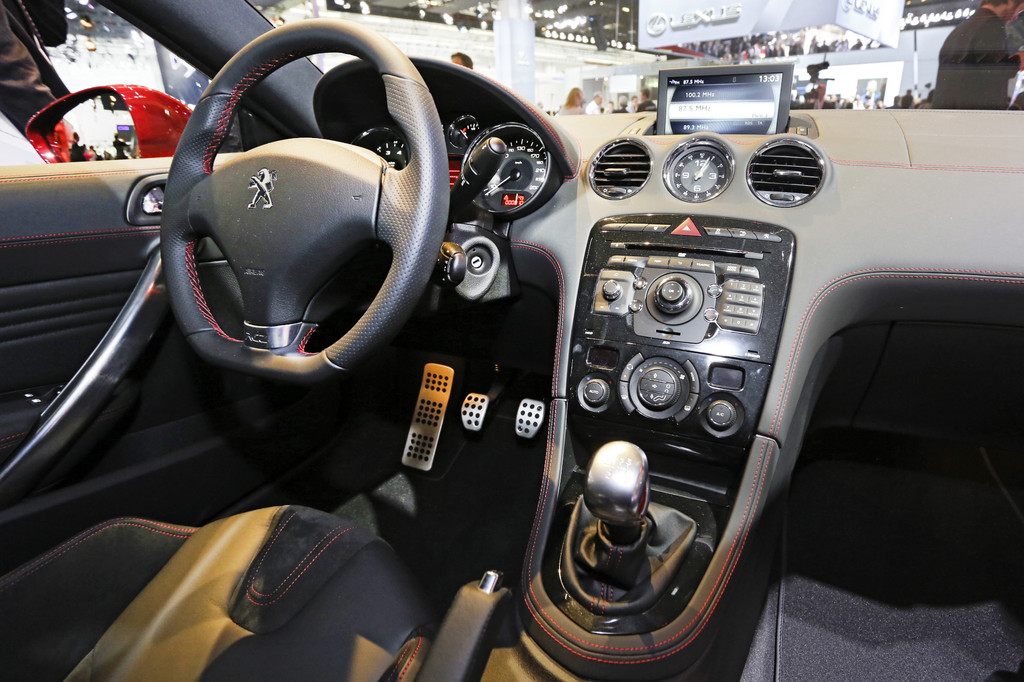 IAA 2013: Peugeot RCZ lässt die Muskeln spielen