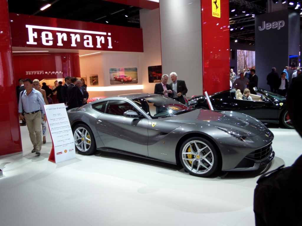 IAA Gewinnspiel Teil 2 - Heute: Ferrari F12 Berlinetta - Bild: IAA-Gewinner Andreas und Fabian