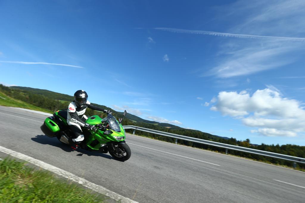 Kawasaki Z1000SX: Grüner Zwitter mit Z-Power