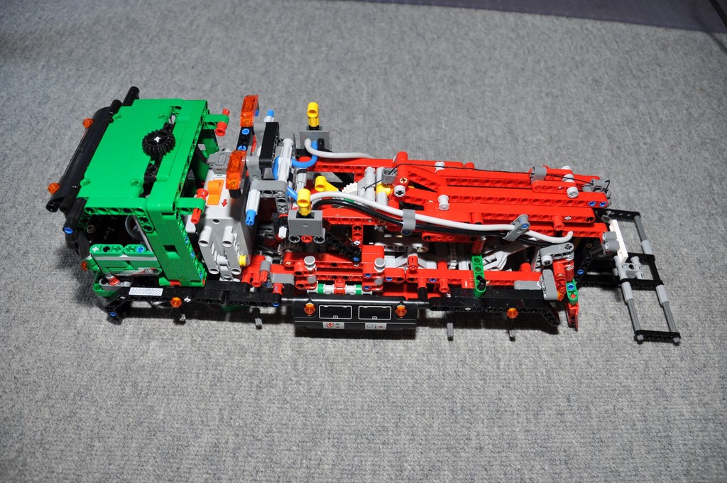 Lego-Technic: In knapp drei Stunden zum Berge-Lkw