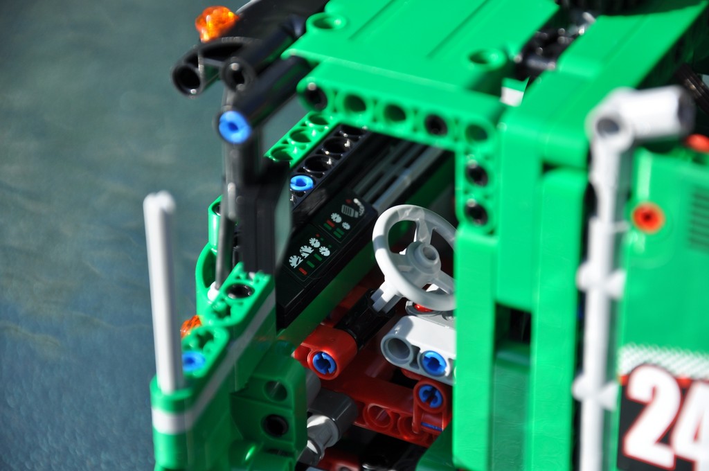 Lego-Technic: In knapp drei Stunden zum Berge-Lkw