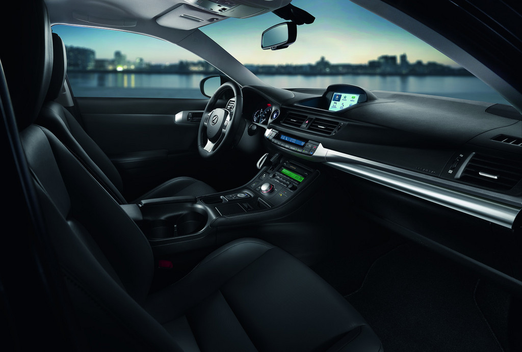 Lexus lockt mit Sondermodell CT 200h Selection
