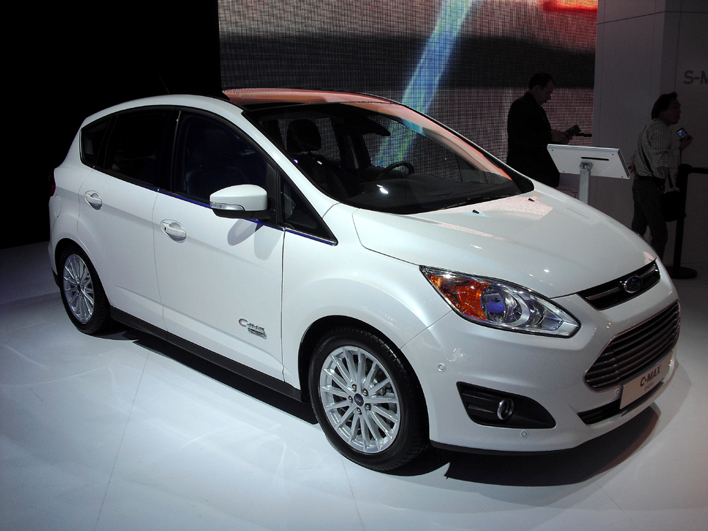Mit alternativem Antrieb: Fords C-Max Energi Plug-in-Hybrid. 
