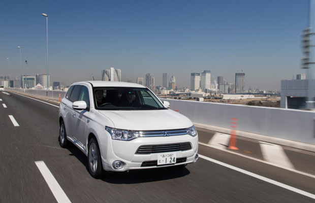 Mitsubishi stockt Produktion des Outlander PHEV auf