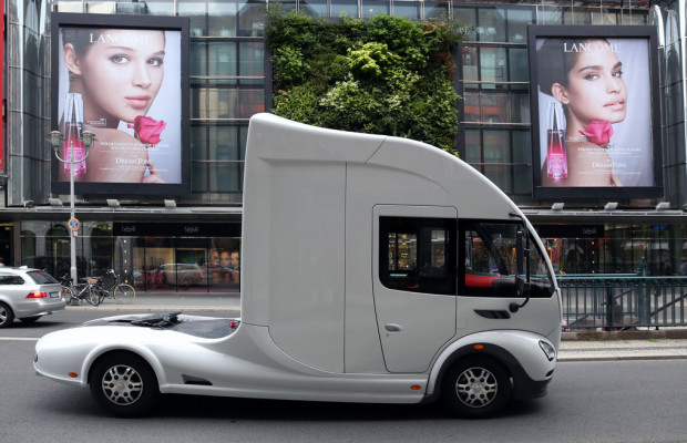 Most Futuria: Showtruck mit Biss