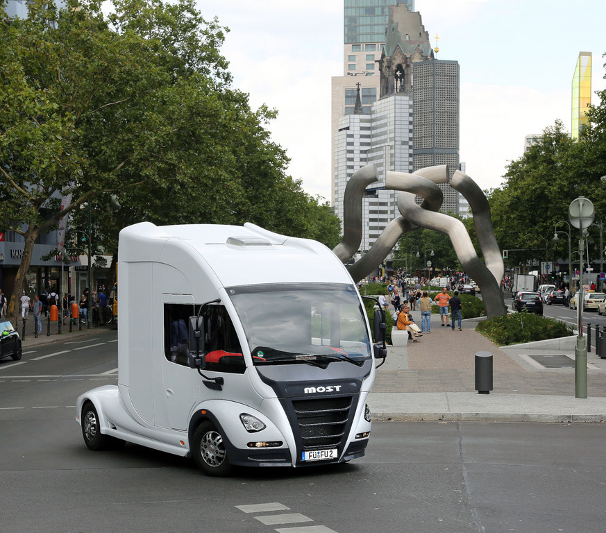 Most Futuria: Showtruck mit Biss