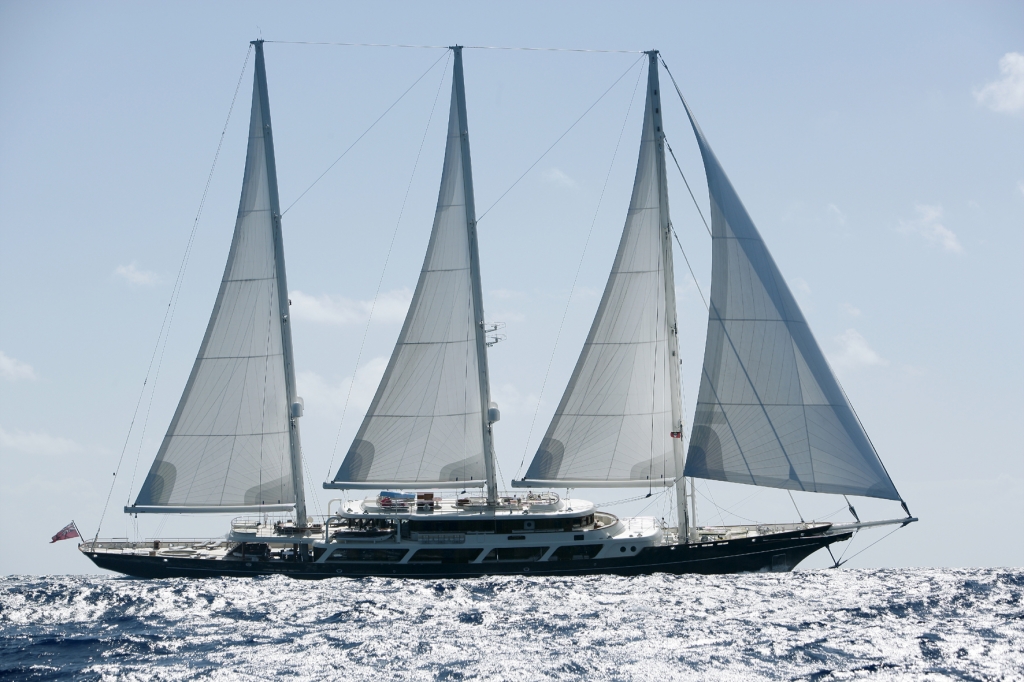 Neue Hit-Liste: Magazin „BOOTE EXCLUSIV“ zeigt die 200 größten Segelyachten - © Franco Pace