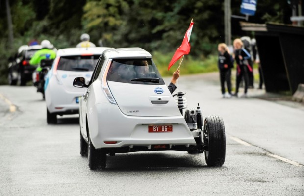 Nissan stellt mit Leaf-Convoi Weltrekord auf