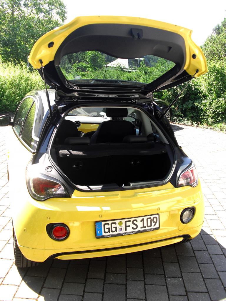 Opel Adam: Ins Gepäckabteil passen 170 bis 663 Liter hinein. 