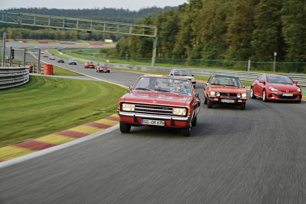 Opel-Youngtimer bei der Creme 21