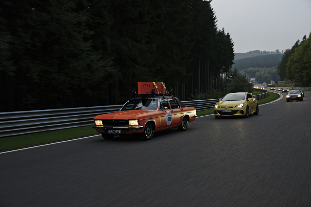 Opel-Youngtimer bei der Creme 21