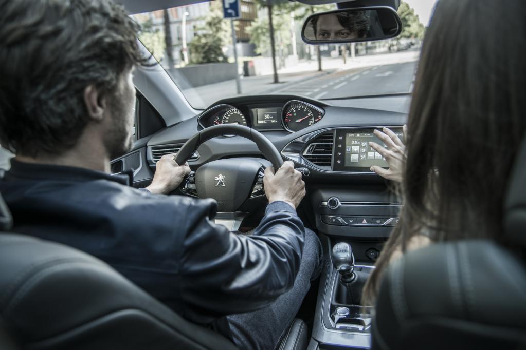 Peugeot 308 155 THP: Versteckspiel hinter klaren Linien