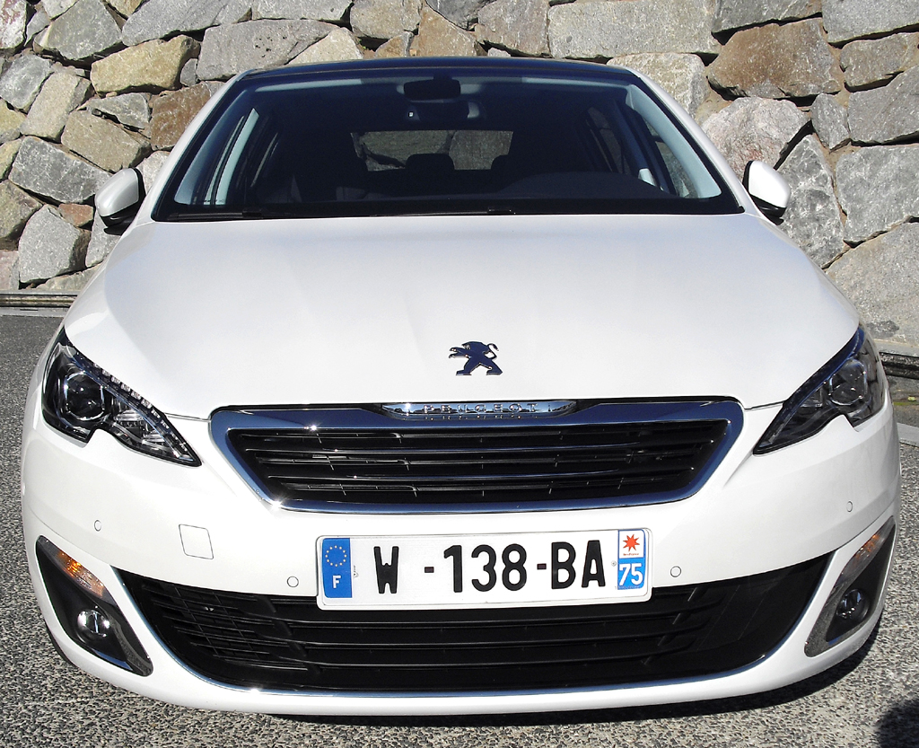 Peugeot 308: Blick auf die Frontpartie. 