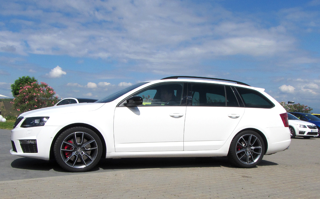 Skoda Octavia RS: ... und so der Combi, den die Tschechen mit C schreiben.
