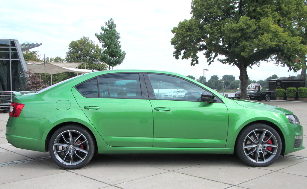 Skoda Octavia RS: So sieht die Limousine von der Seite aus .. 