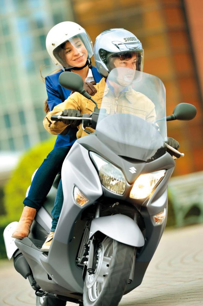 Suzuki Burgman: Facelift für Komfort-Roller