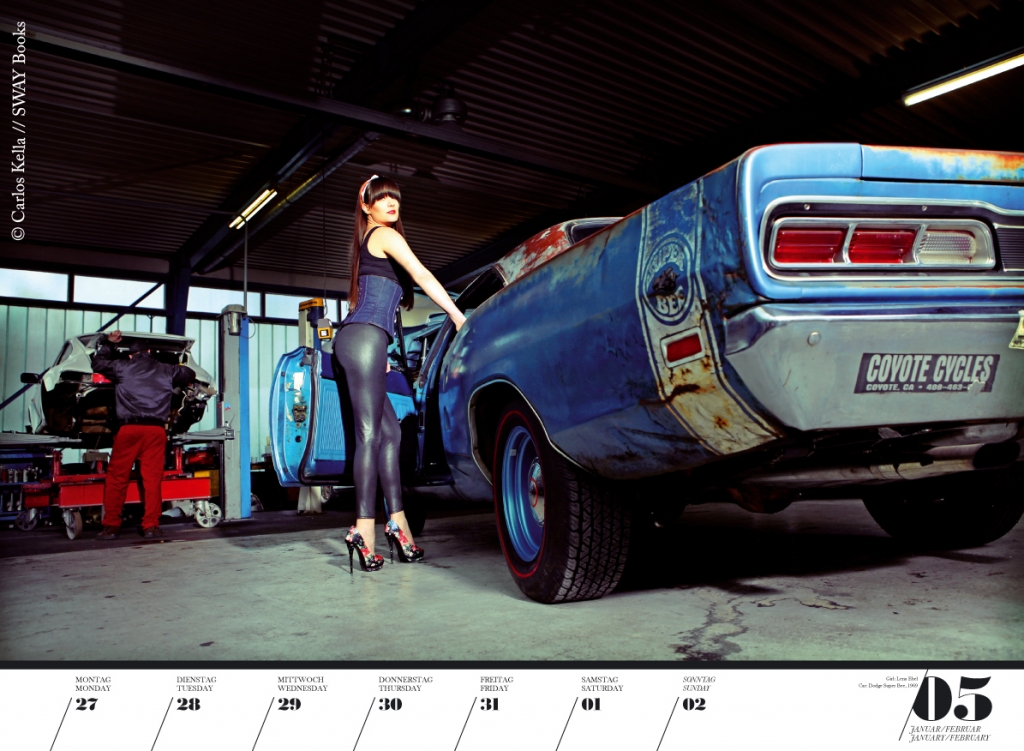Verchromter Voyeurismus - Girls & Legendary Us-Cars Wochenkalender 2014