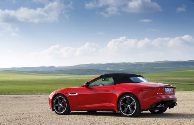 Webasto-Edscha produziert Softtop für Jaguar F-Type