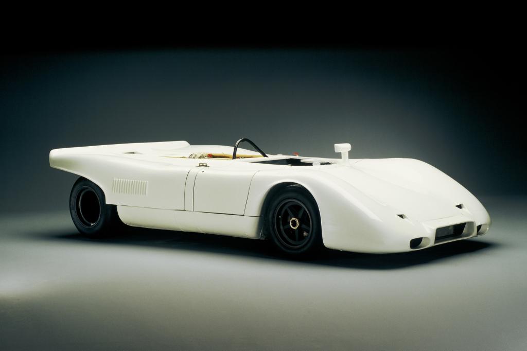  Ikonen der Renngeschichte wie dem höllischen 917 Spyder-Prototyp von 1969 sind ausgestellt