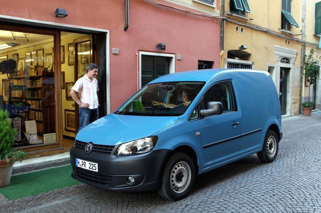 Über die Nutzfahrzeugsparte gibt es den Hochdachkombi als Kastenwagen mit bis zu 3,7 Kubikmeter Ladevolumen und 741 Kilogramm Nutzlast