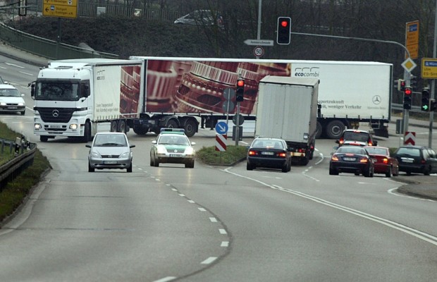 Aktueller Feldversuch mit Lang-Lkw unbefriedigend