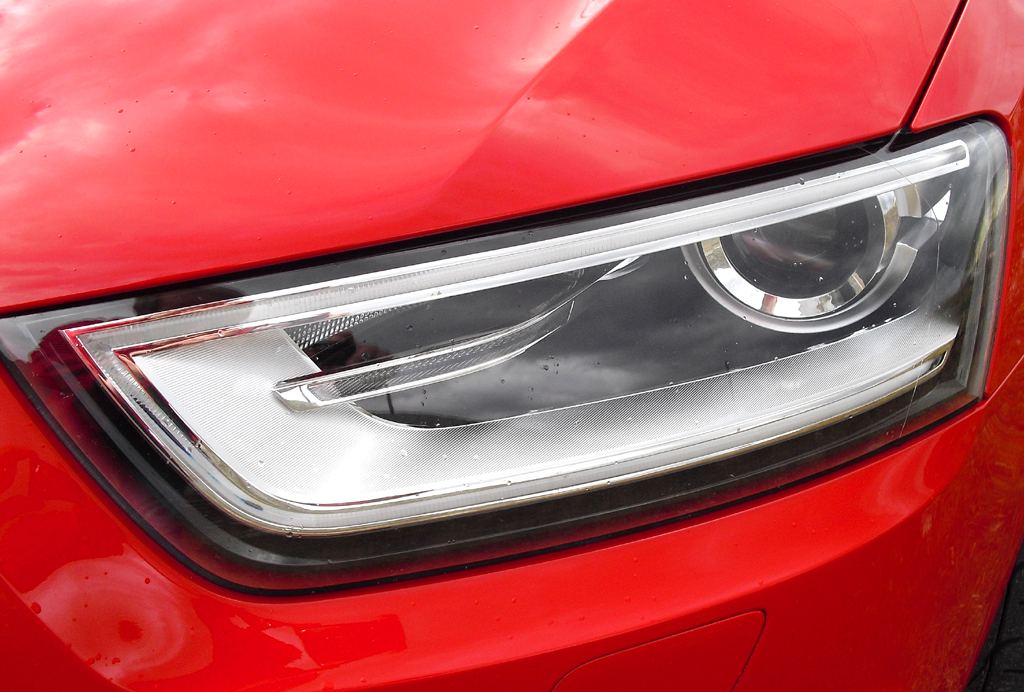Audi RS Q3: Moderne Xenon-Plus-Leuchteinheit vorn. 
