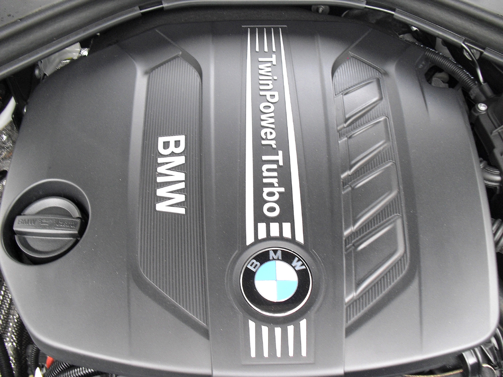 BMW 3er GT: Blick unter die Haube auf den 2,0-Liter-Vierzylinder-Selbstzünder. 