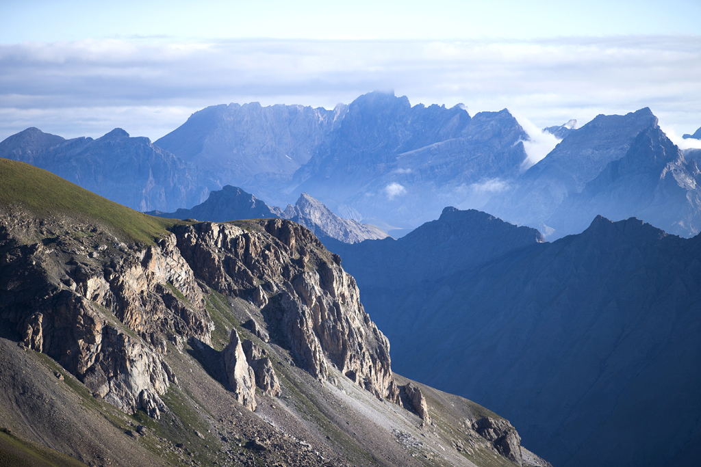Berge, Berge, Berge: Wer durch die Alpen fährt, wird fast zum Gipfelstürmer. 