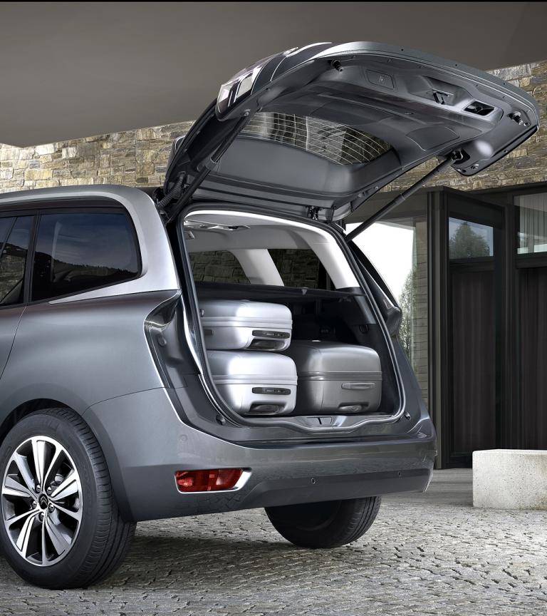Citroën Grand C4 Picasso: Das Gepäckabteil fasst jetzt 645 Liter, 69 mehr als zuvor. 
