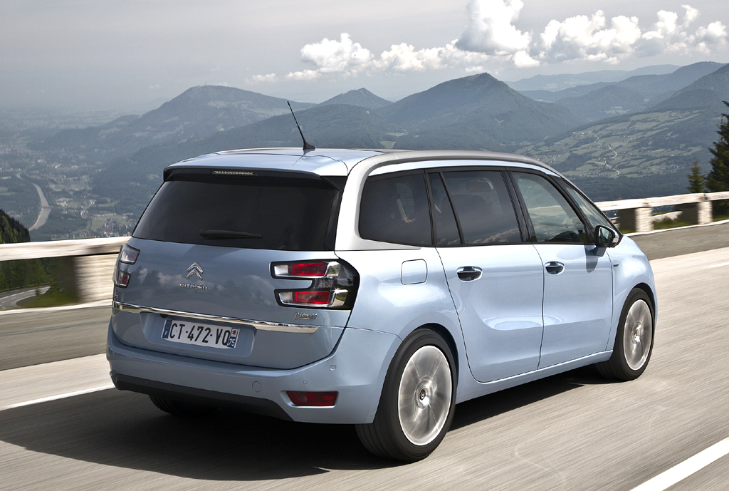 Citroën Grand C4 Picasso: Heck-/Seitenansicht des gestreckten Kompaktvans. 