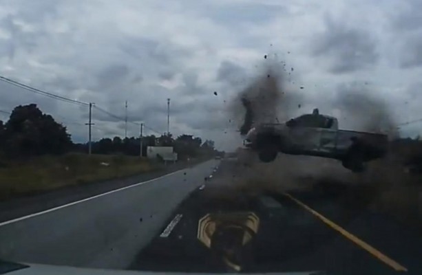 Dashboard-Video zeigt Fast-Unfall der heftigen Sorte.