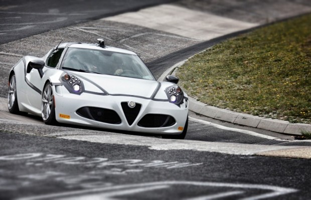 Der Alfa Romeo 4C maß sich erfolgreich an der Nordschleife