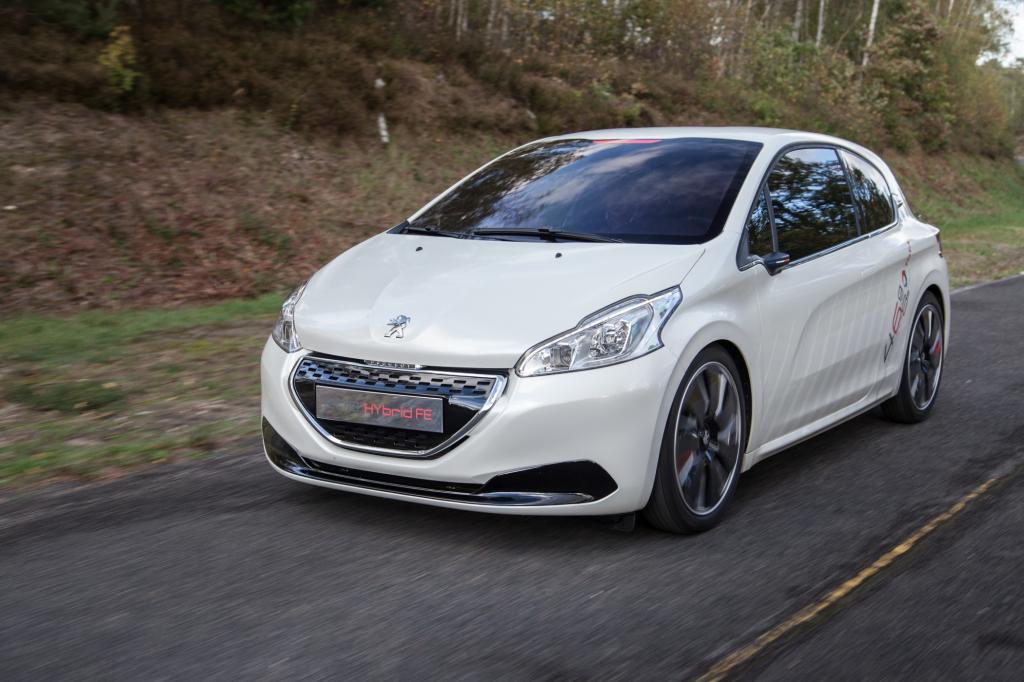 Der Peugeot 208 FE Hybrid benötigt nur knapp zwei Liter auf 100 Kilometern