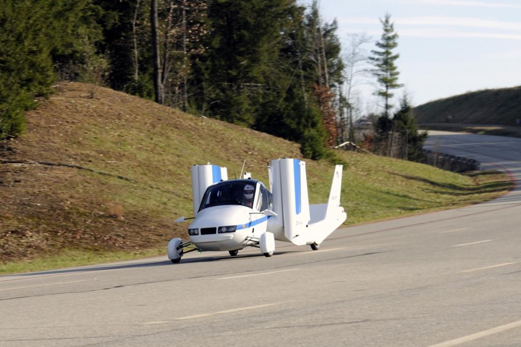Der „Transition“ darf mit der in den USA gültigen LSA-Fluglizenz betrieben werden, die man ab 20 Flugstunden erhält.