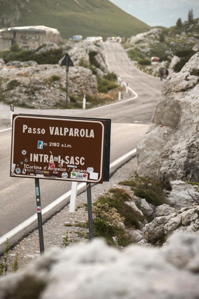 Der Valparola-Pass verfügt über eine Scheitelhöhe von 2192 Metern. 