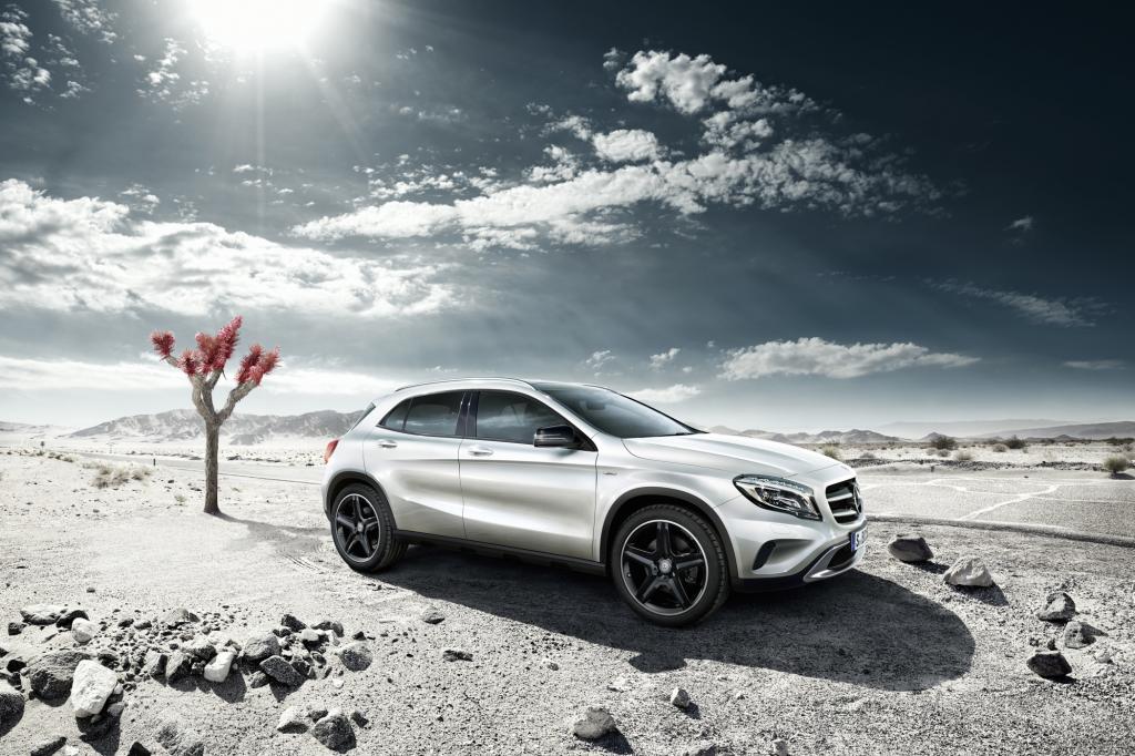 Die „Edition 1“ unterscheiden vor allem optische und Komfort-Details von der Basisversion. So ausgestattet kostet der GLA 6.300 Euro Aufpreis und kann ab Ende November bestellt werden