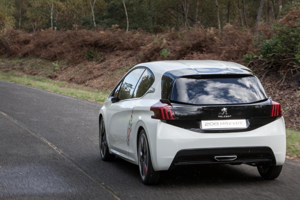 Die in der Batterie gespeicherte Energie wird zur Unterstützung des Verbrennungsmotors vor allem bei der Beschleunigung eingesetzt