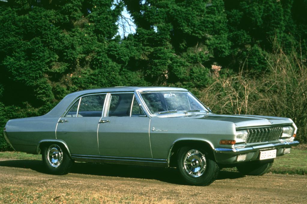 Diplomat V8 als Star beim Opel-Gastspiel im Oberhaus