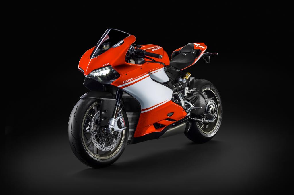 Ducati 1199 Superleggera - Schöne, schnelle Stripperin