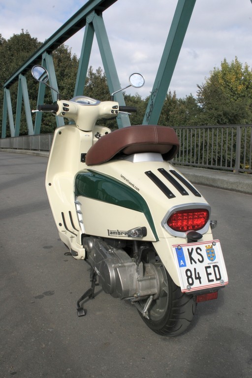 Fahrbericht Lambretta LN 125: Schicke Schale mit Stil